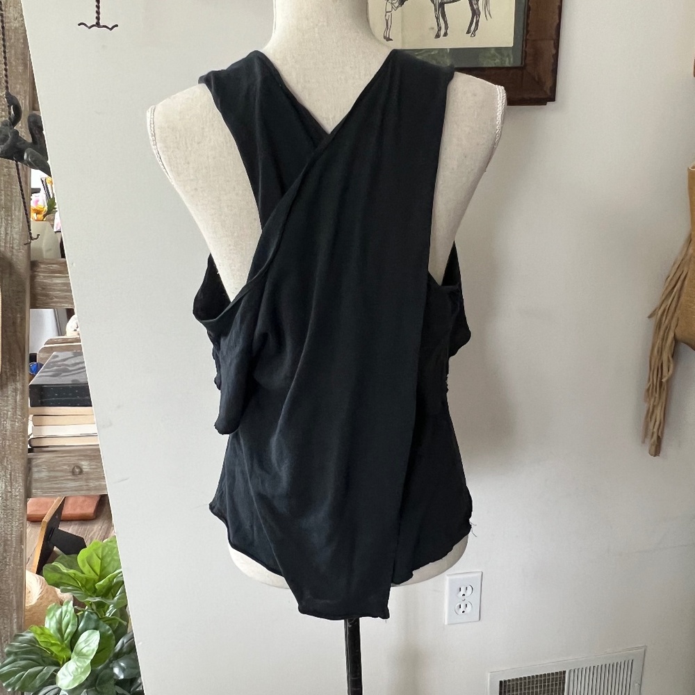 FREE PEOPLE WE THE FREE Criss Cross Cold Shoulder Tee M